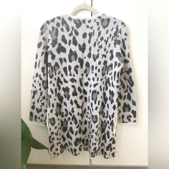Tamsy The Randee Gray Leopard Printed Cardigan Size M Brand New - Picture 4 of 7